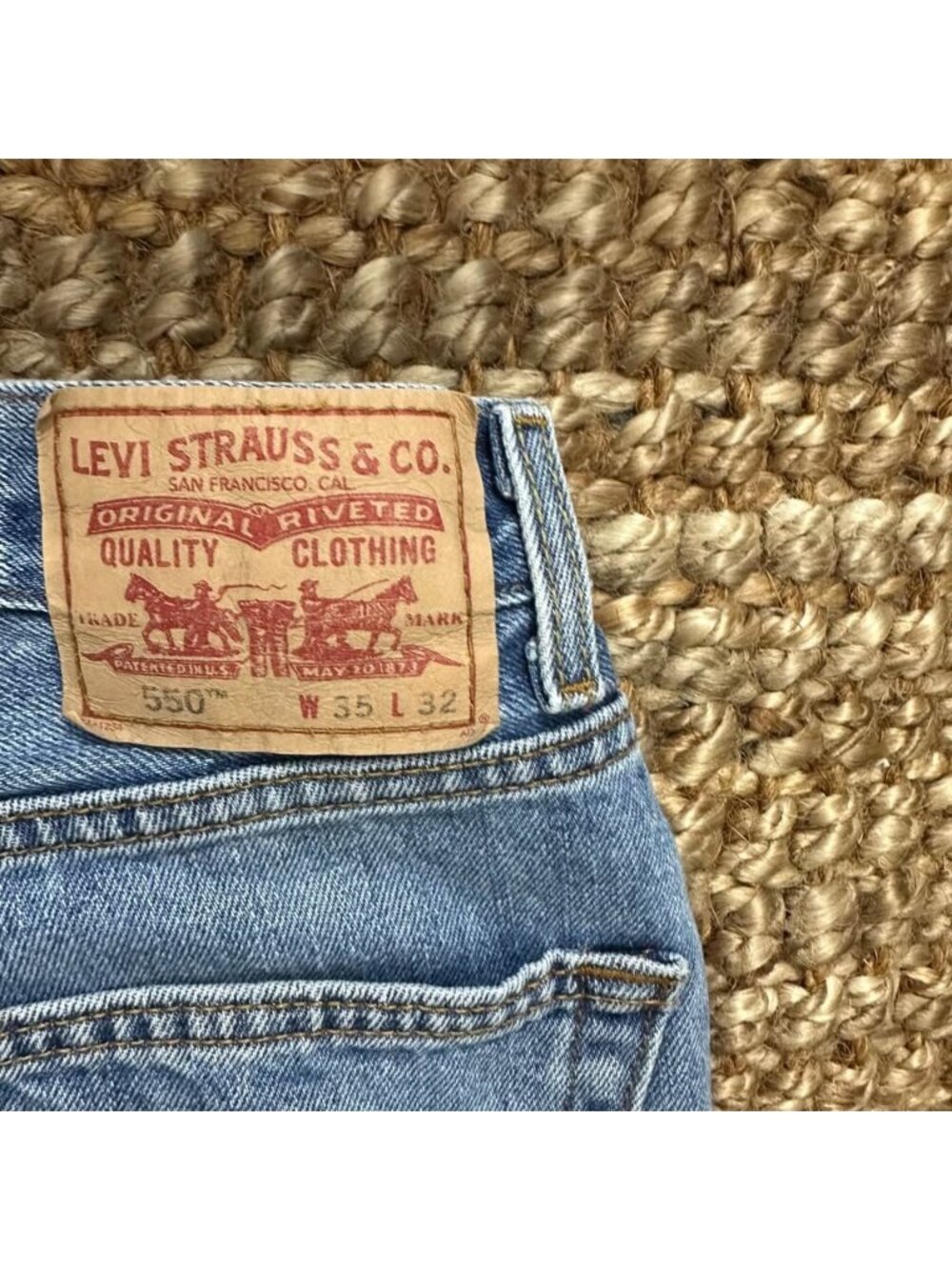 Vintage Levis 550 Jeans Mens 35x32 Medium Wash Blue Denim Relaxed Fit Tapered Le